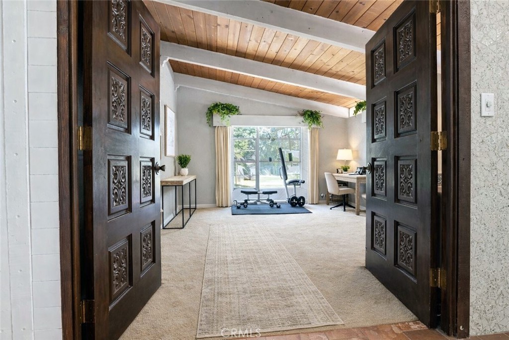 15 La Crescenta Drive