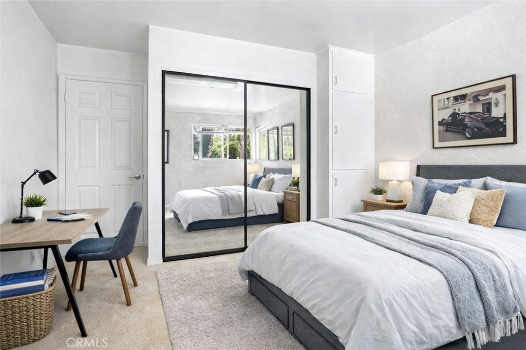 15 La Crescenta Drive