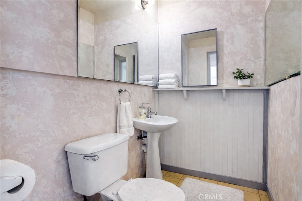 15 La Crescenta Drive