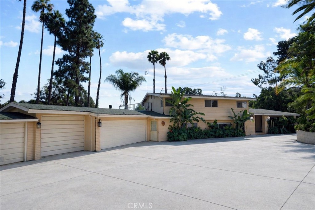 15 La Crescenta Drive
