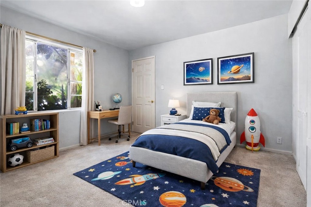 15 La Crescenta Drive