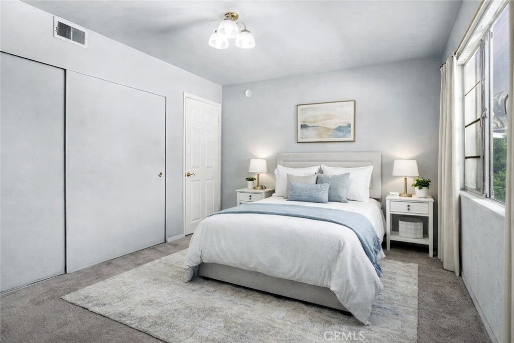 15 La Crescenta Drive