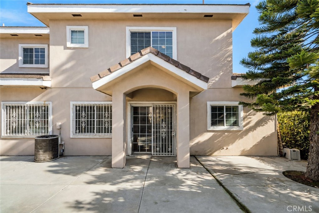 3453 Ivar Avenue