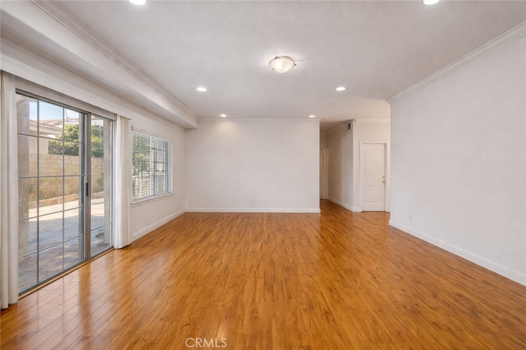 3453 Ivar Avenue