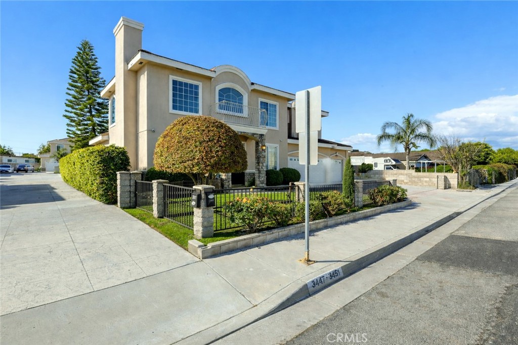 3453 Ivar Avenue