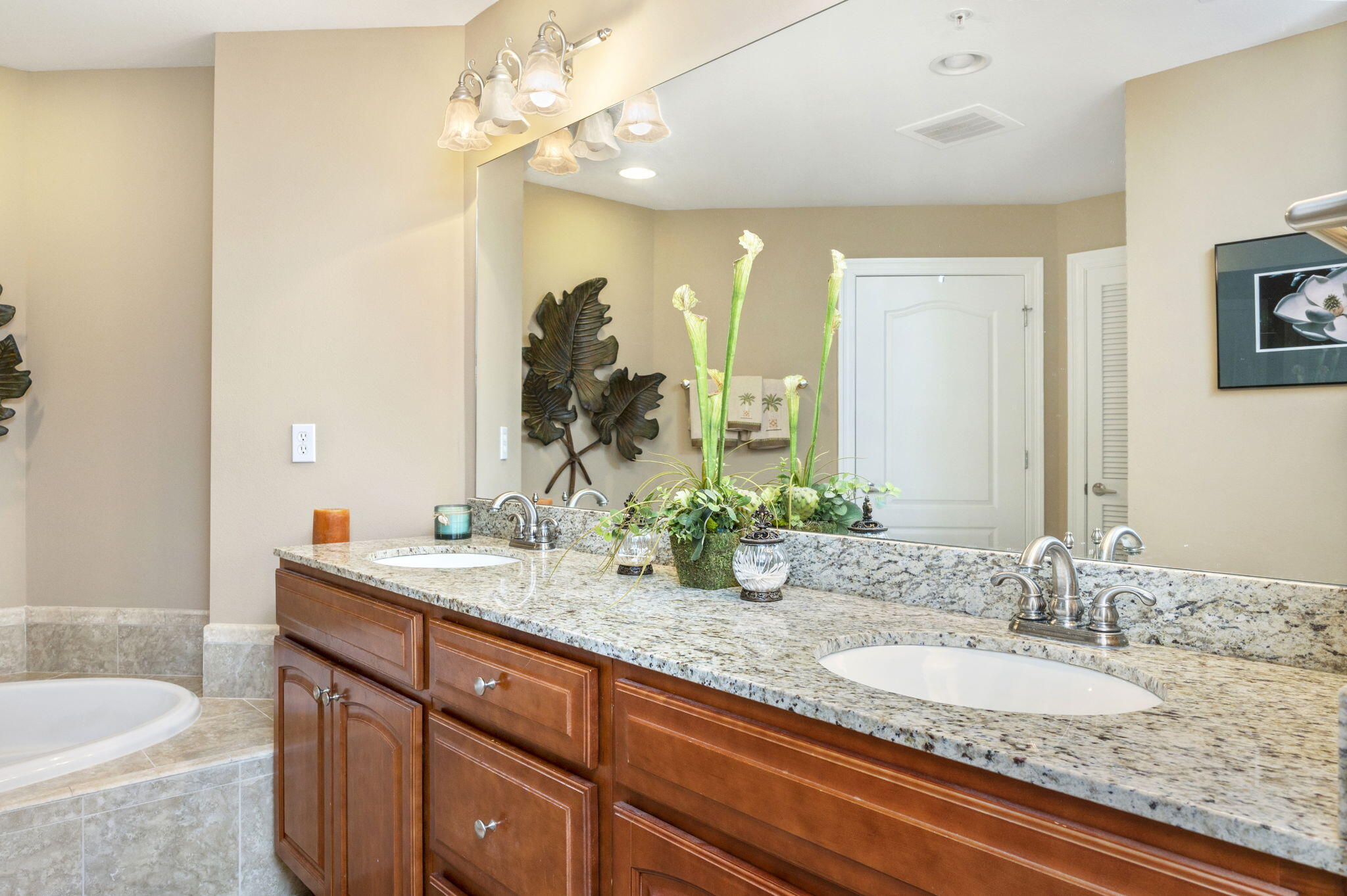 124 SW Miracle Strip Parkway, 700