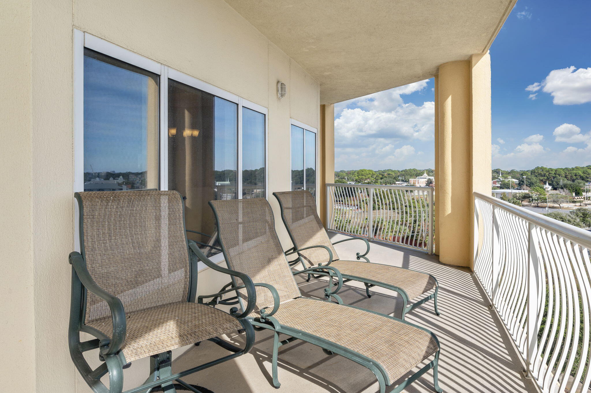 124 SW Miracle Strip Parkway, 700