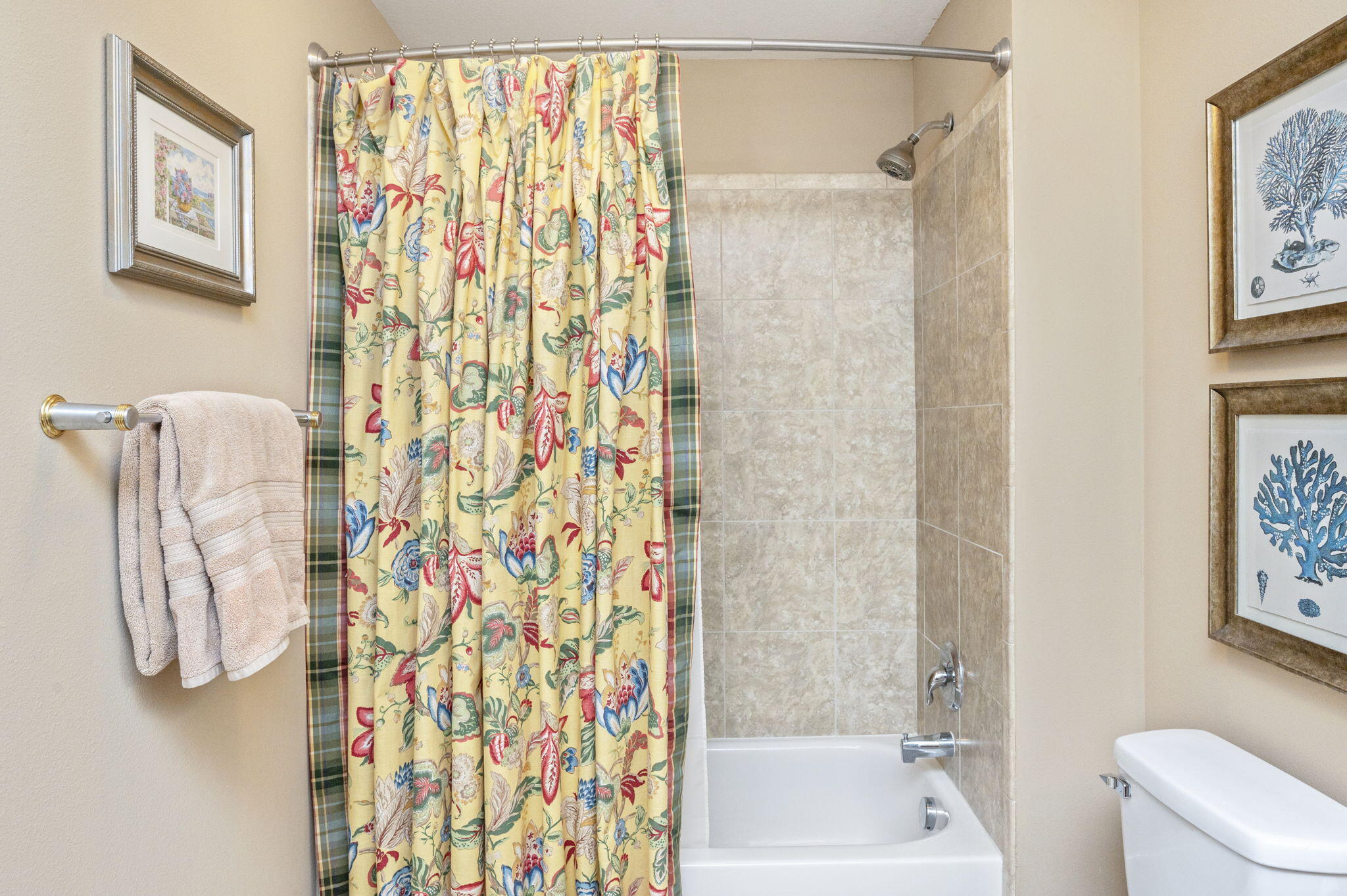 124 SW Miracle Strip Parkway, 700