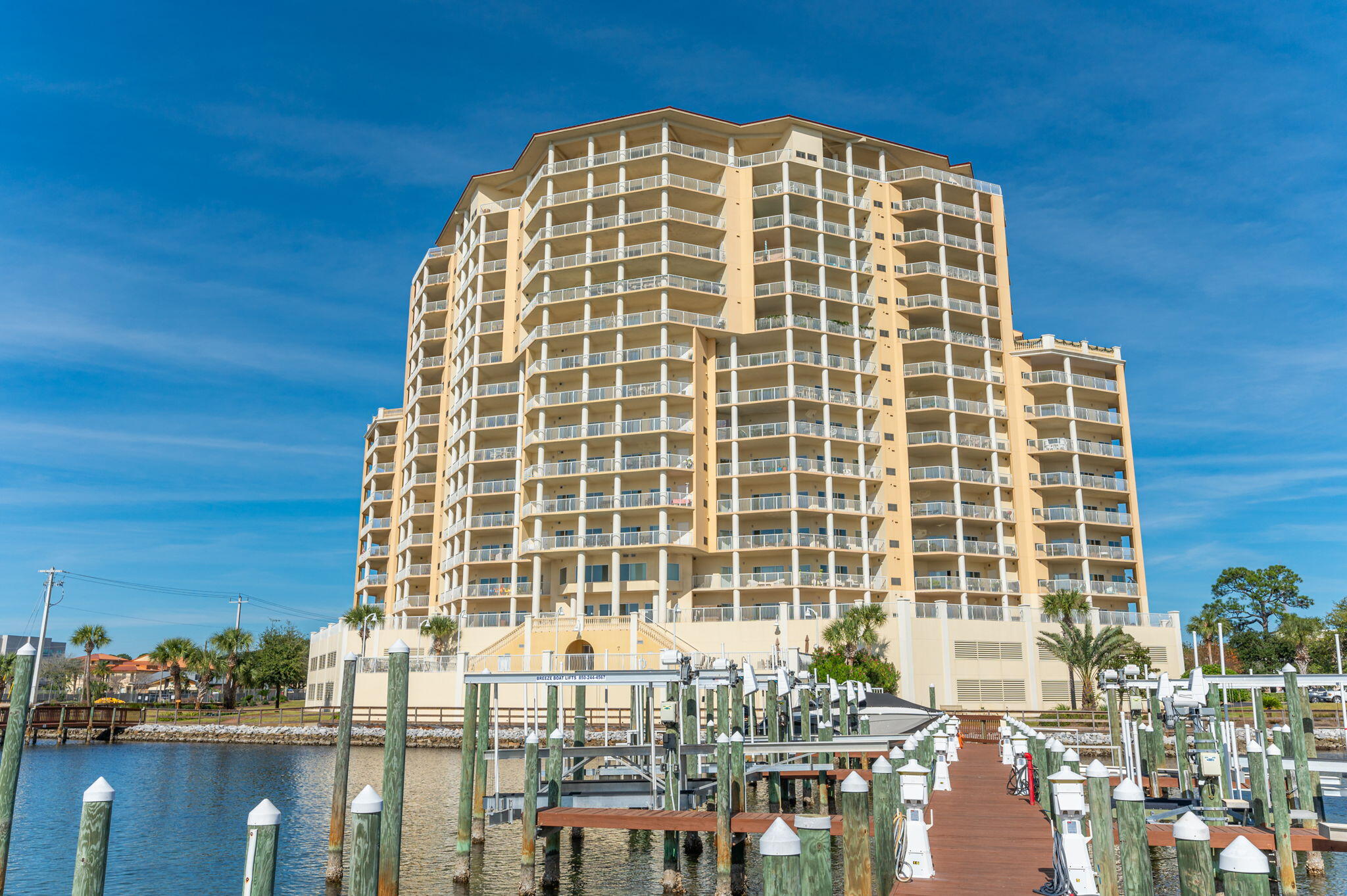 124 SW Miracle Strip Parkway, 700
