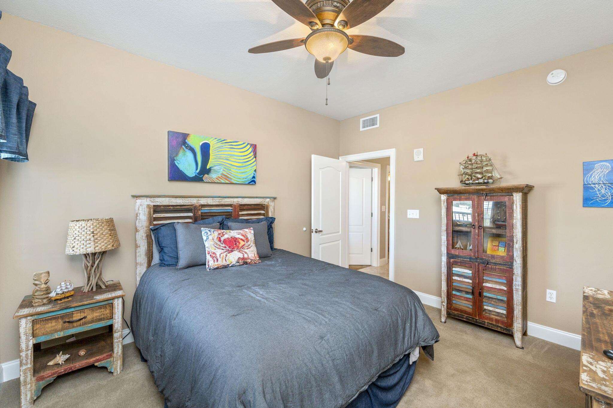 124 SW Miracle Strip Parkway, 700