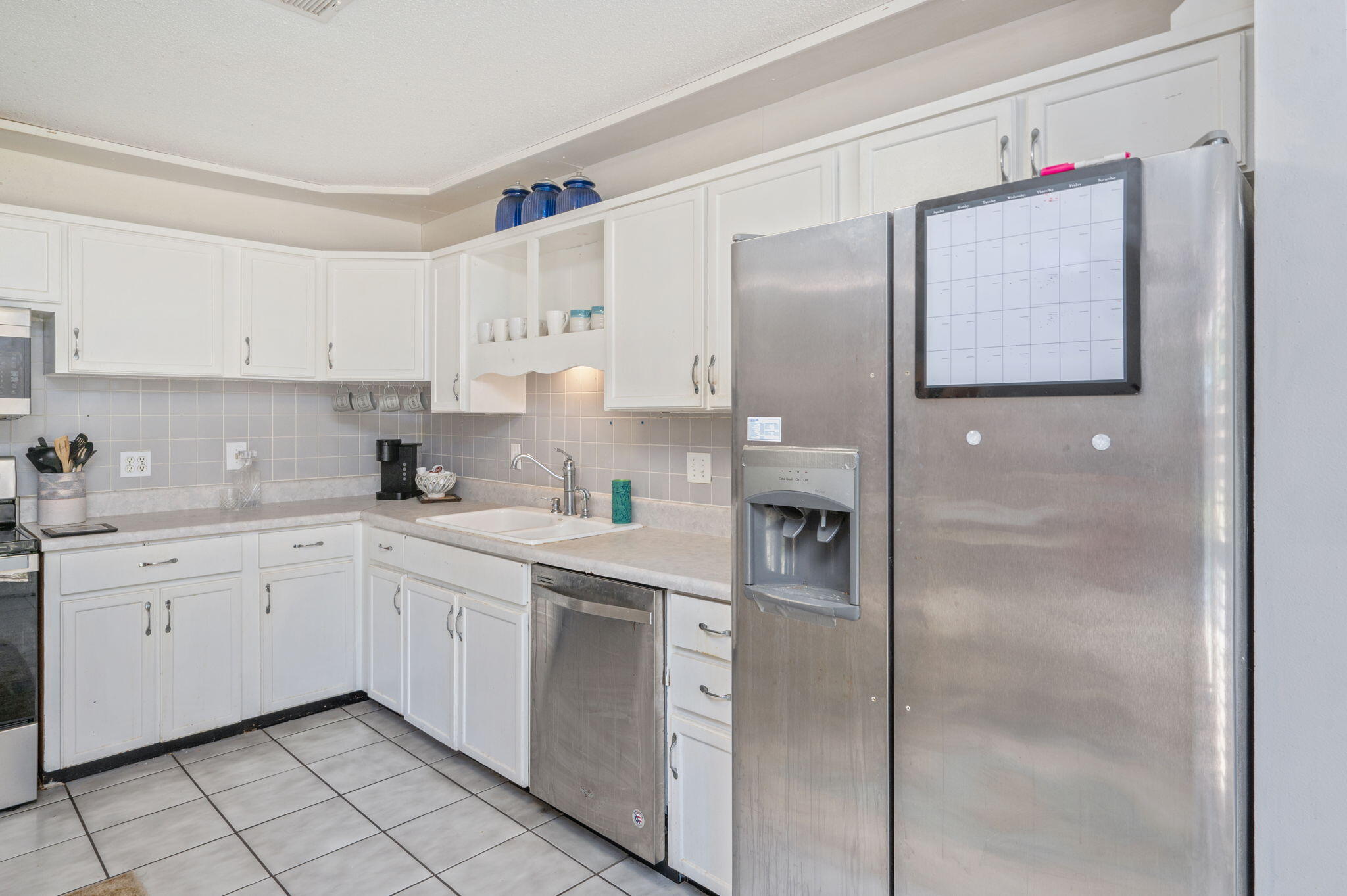 710 E Hollywood Boulevard