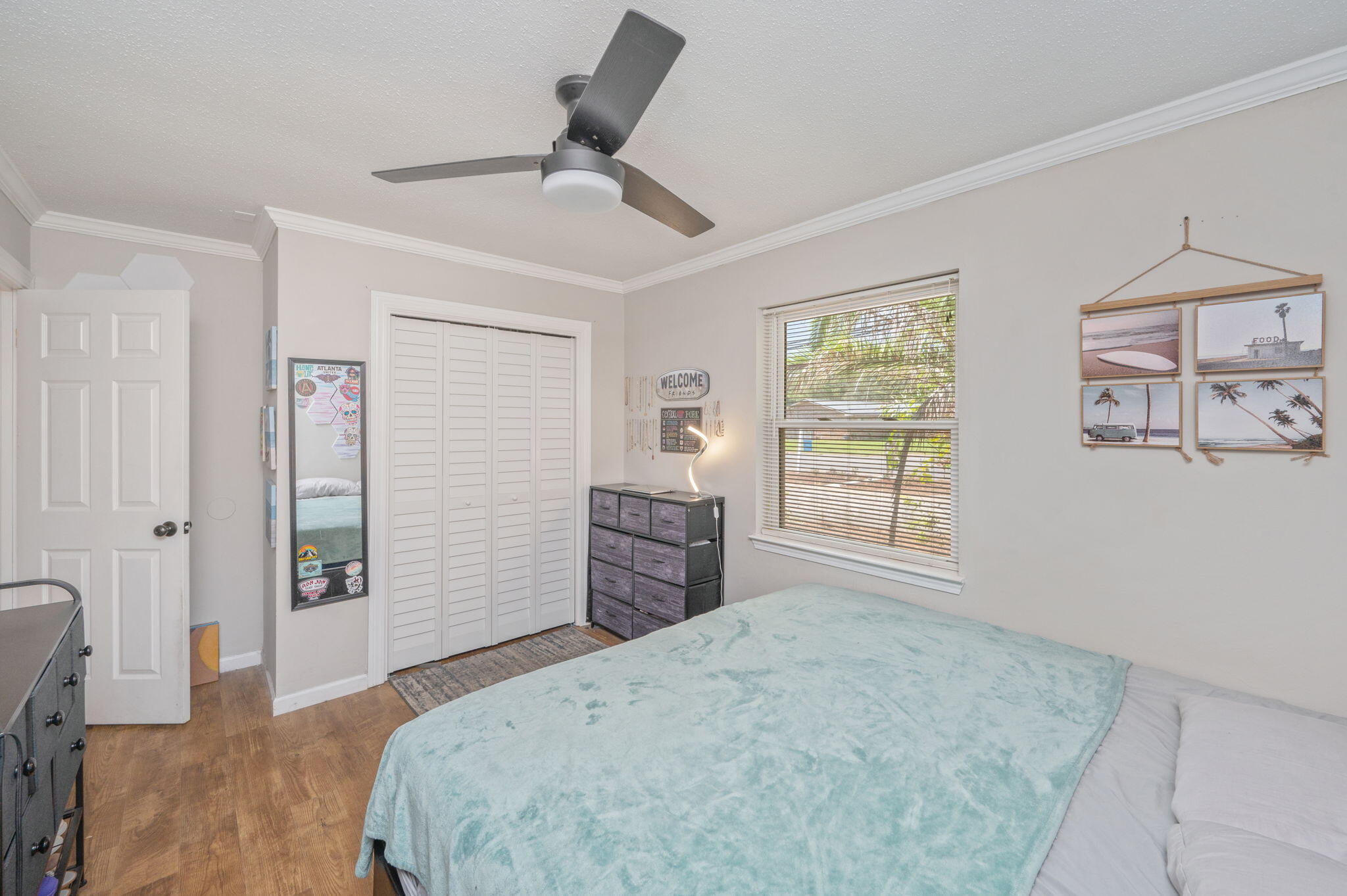 710 E Hollywood Boulevard