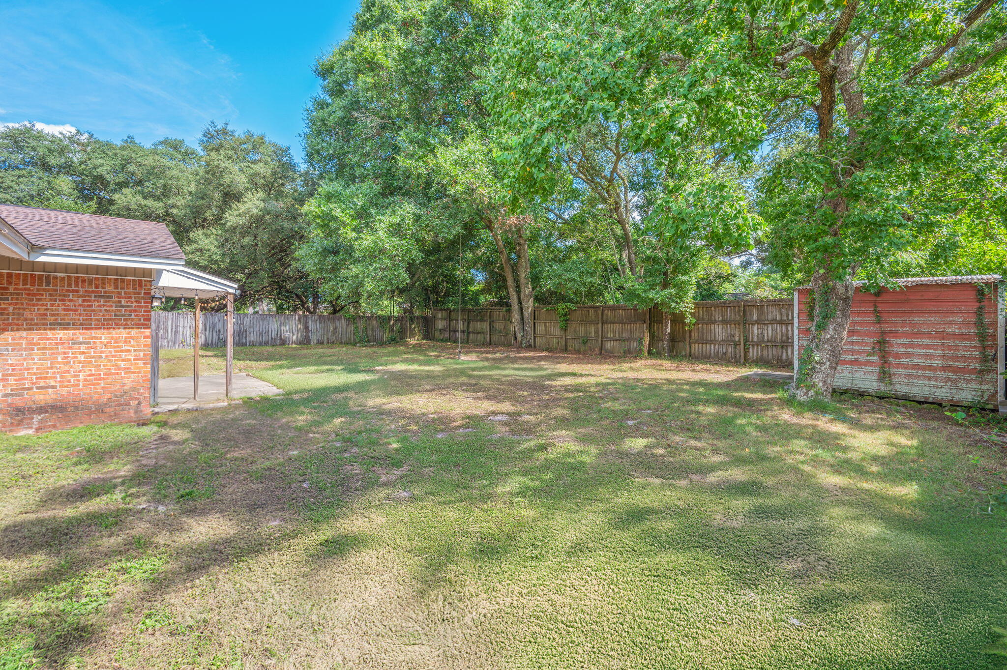 710 E Hollywood Boulevard