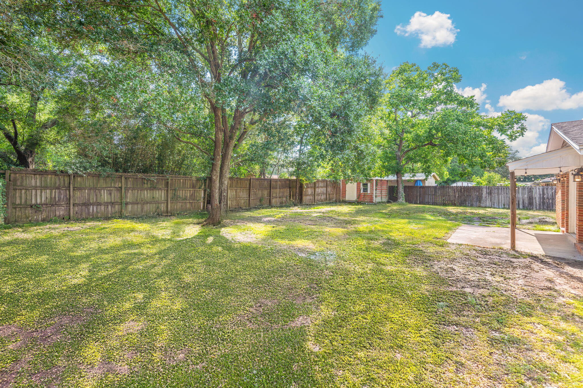 710 E Hollywood Boulevard