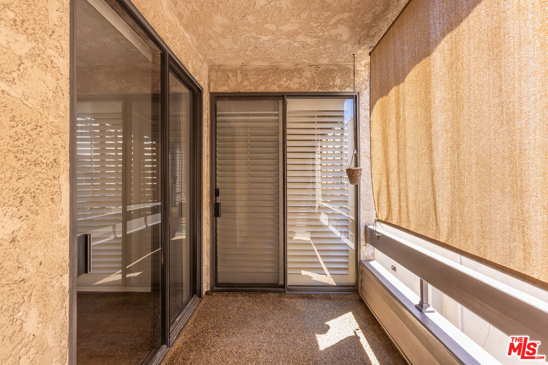 4641 Fulton Ave Unit: 203