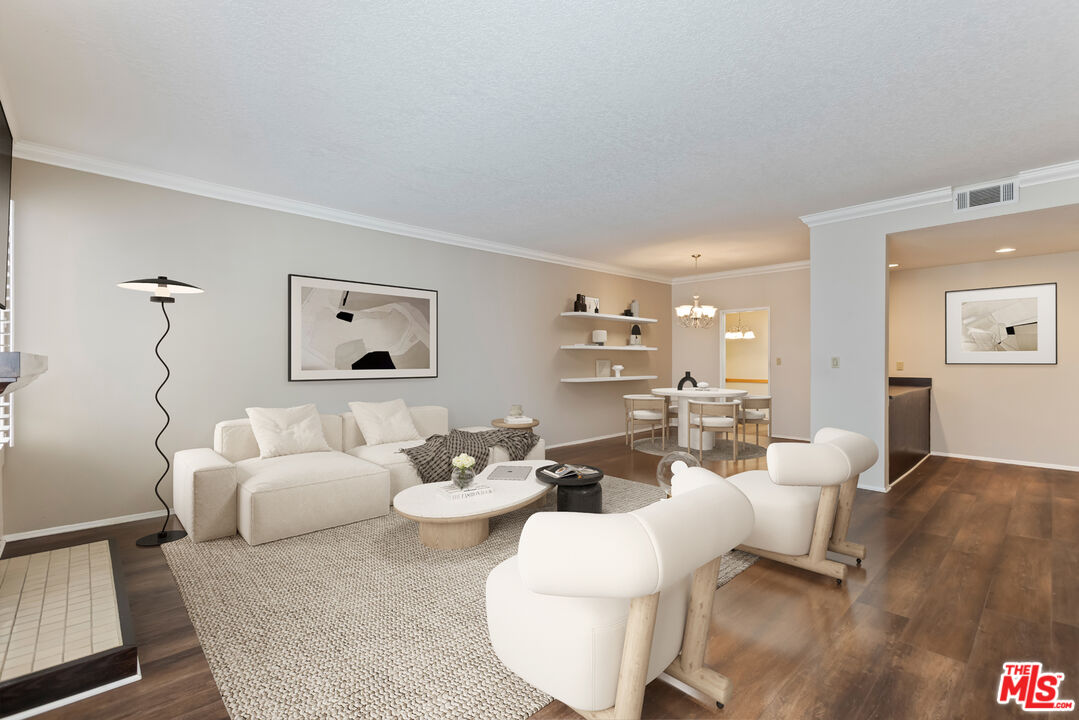 4641 Fulton Ave Unit: 203