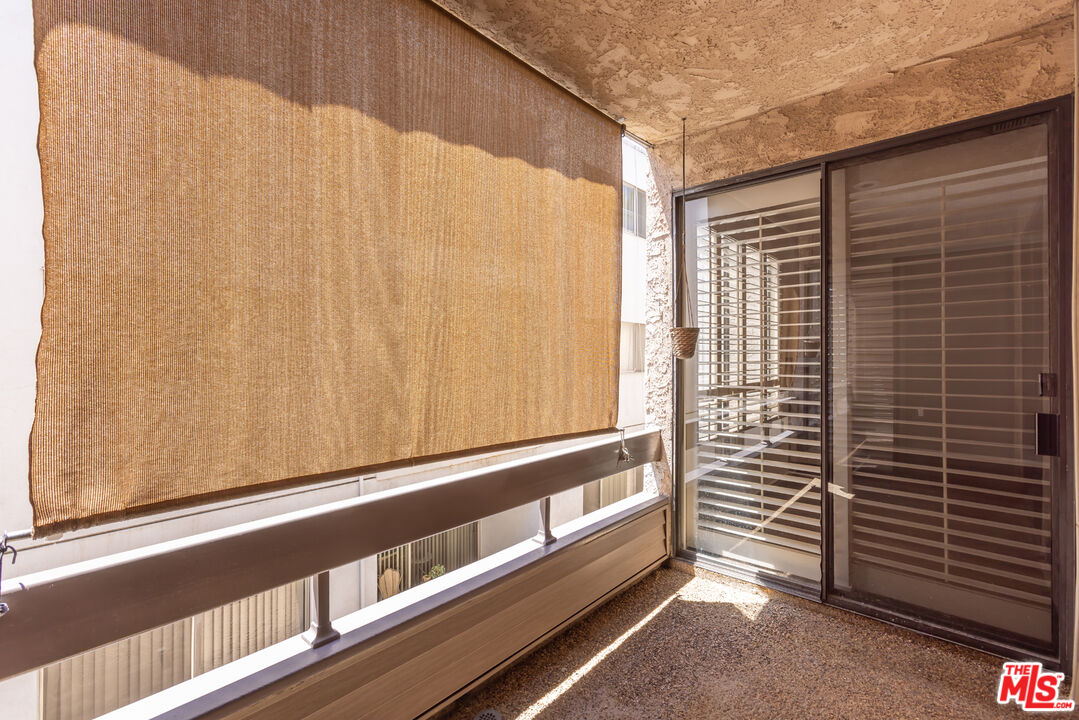 4641 Fulton Ave Unit: 203