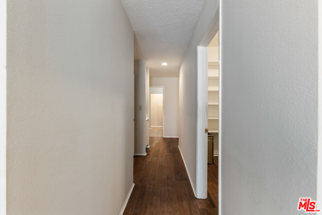 4641 Fulton Ave Unit: 203