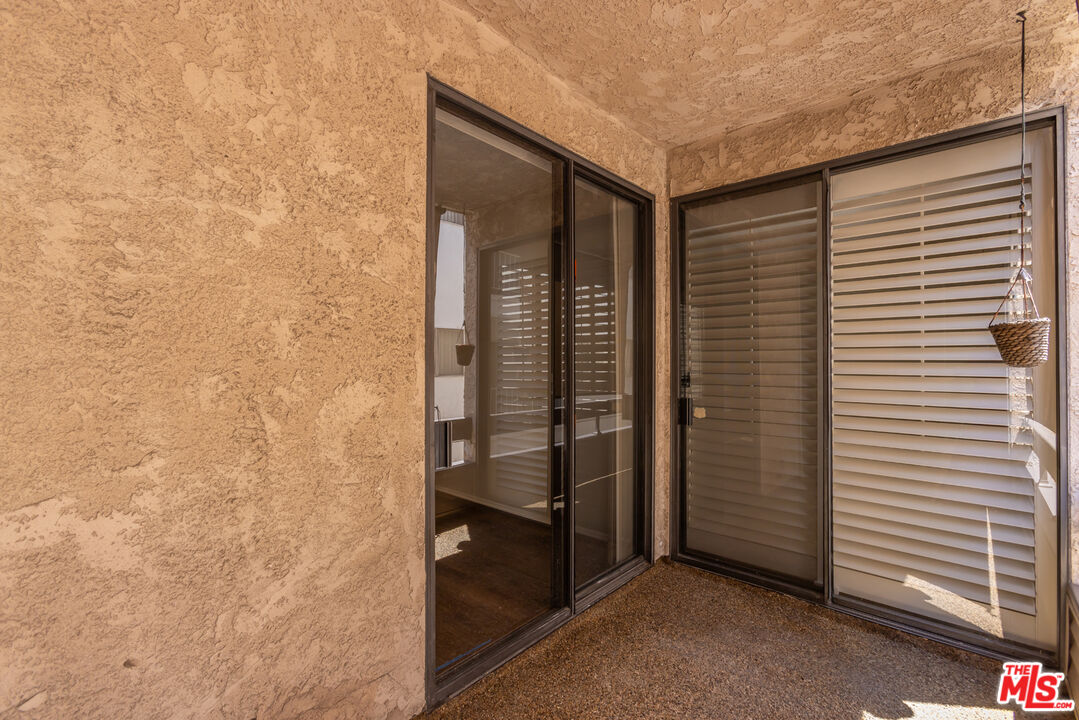 4641 Fulton Ave Unit: 203