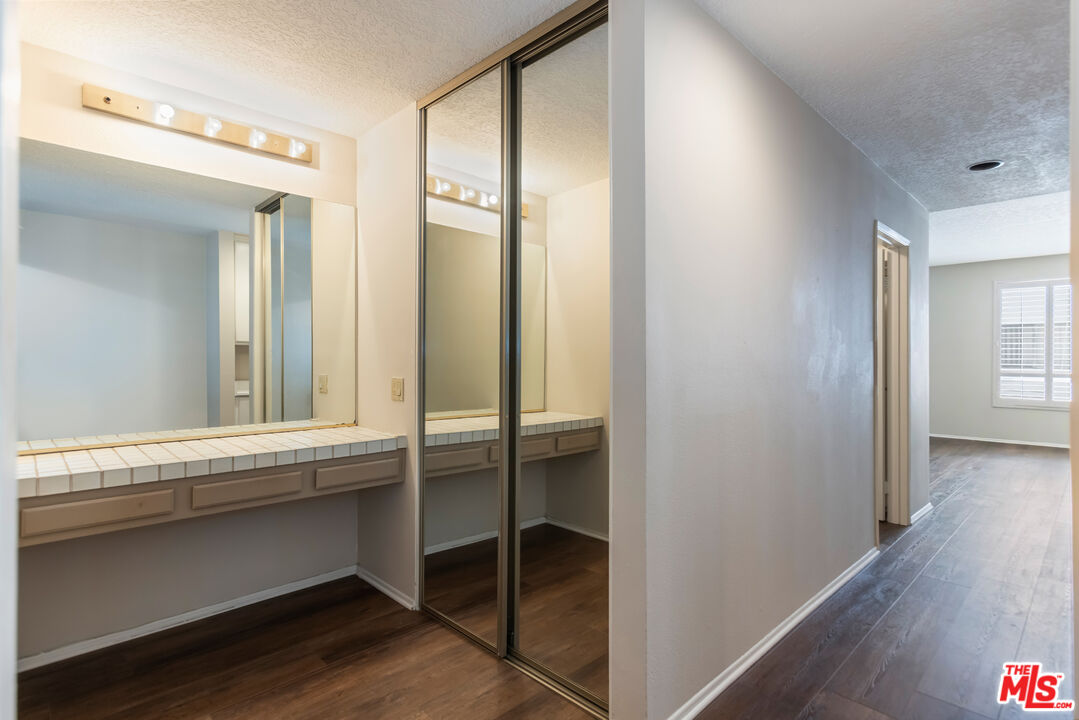 4641 Fulton Ave Unit: 203