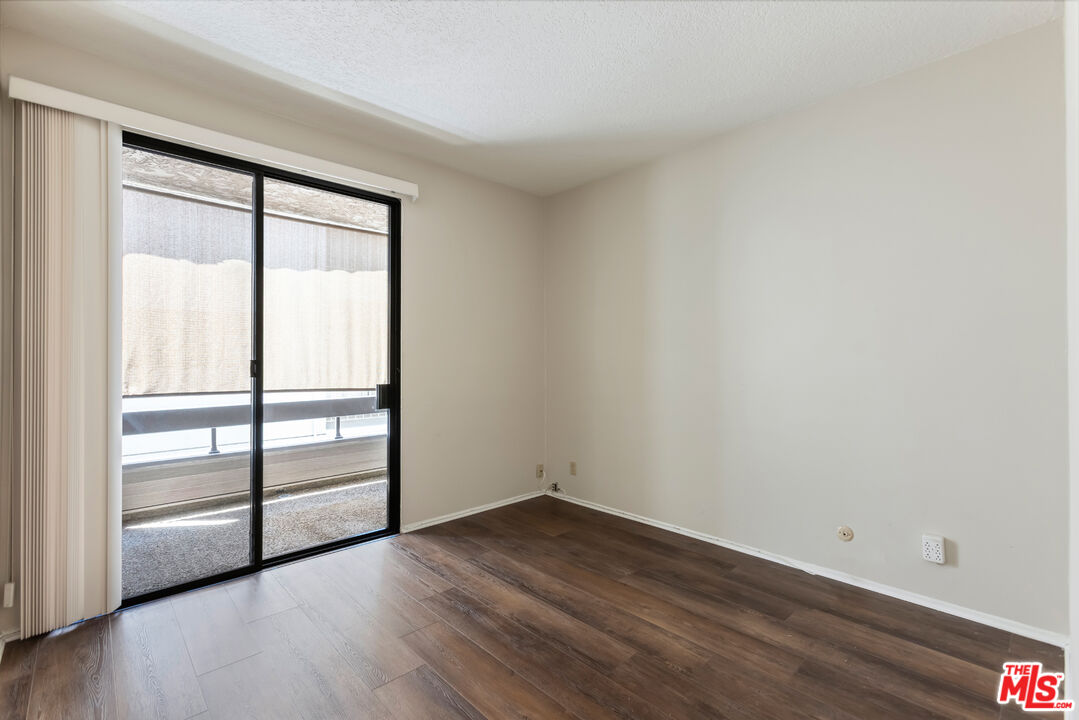 4641 Fulton Ave Unit: 203