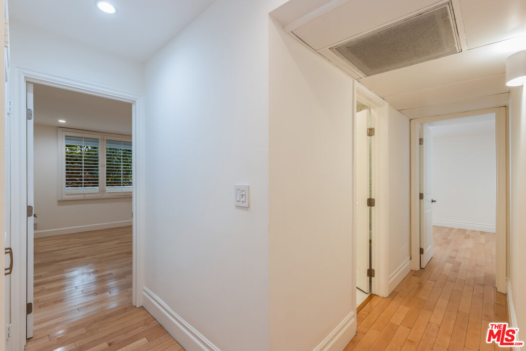 8535 W West Knoll Dr Unit: 109