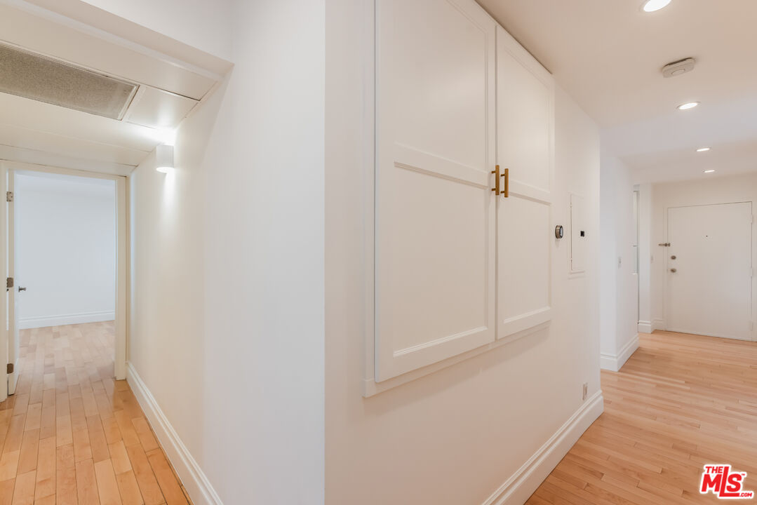 8535 W West Knoll Dr Unit: 109