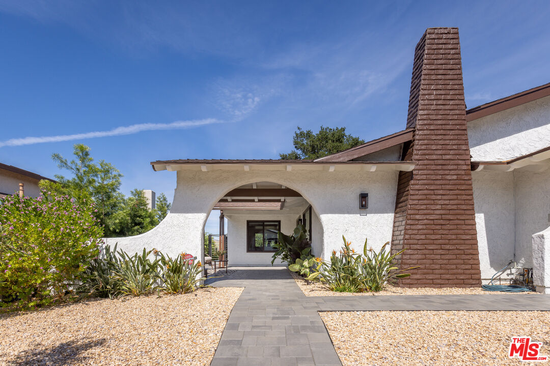 29353 Deep Shadow Dr