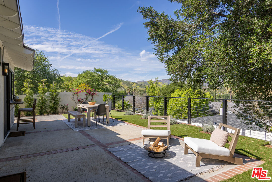 29353 Deep Shadow Dr