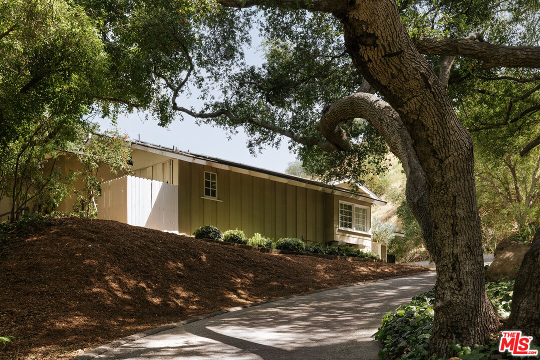 16822 Escalon Dr