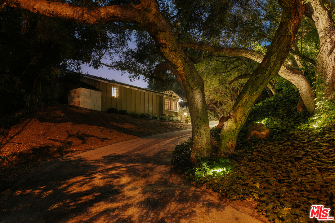 16822 Escalon Dr