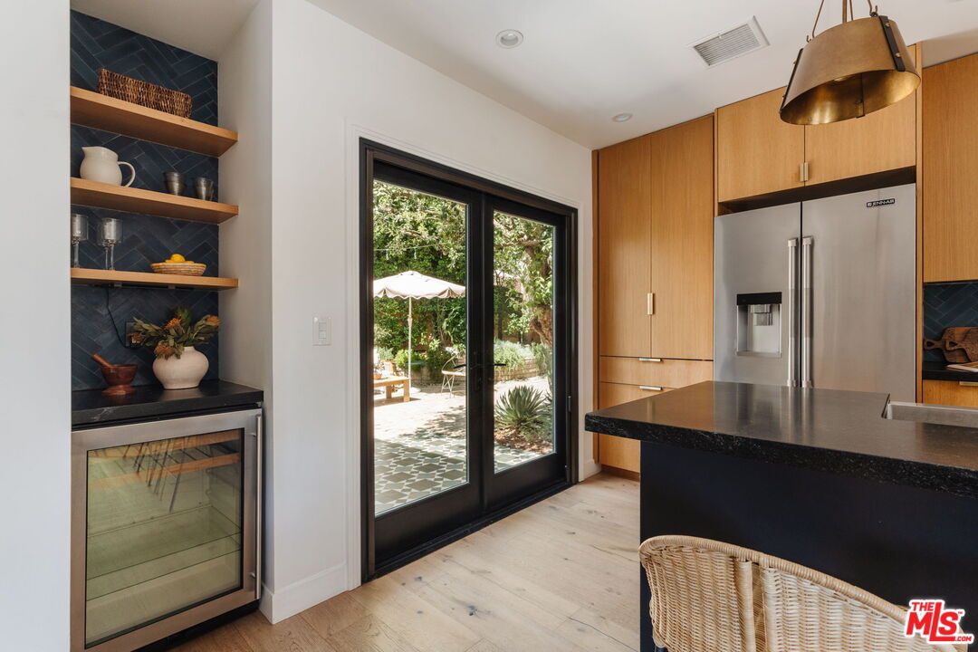 3221 Griffith Park Blvd