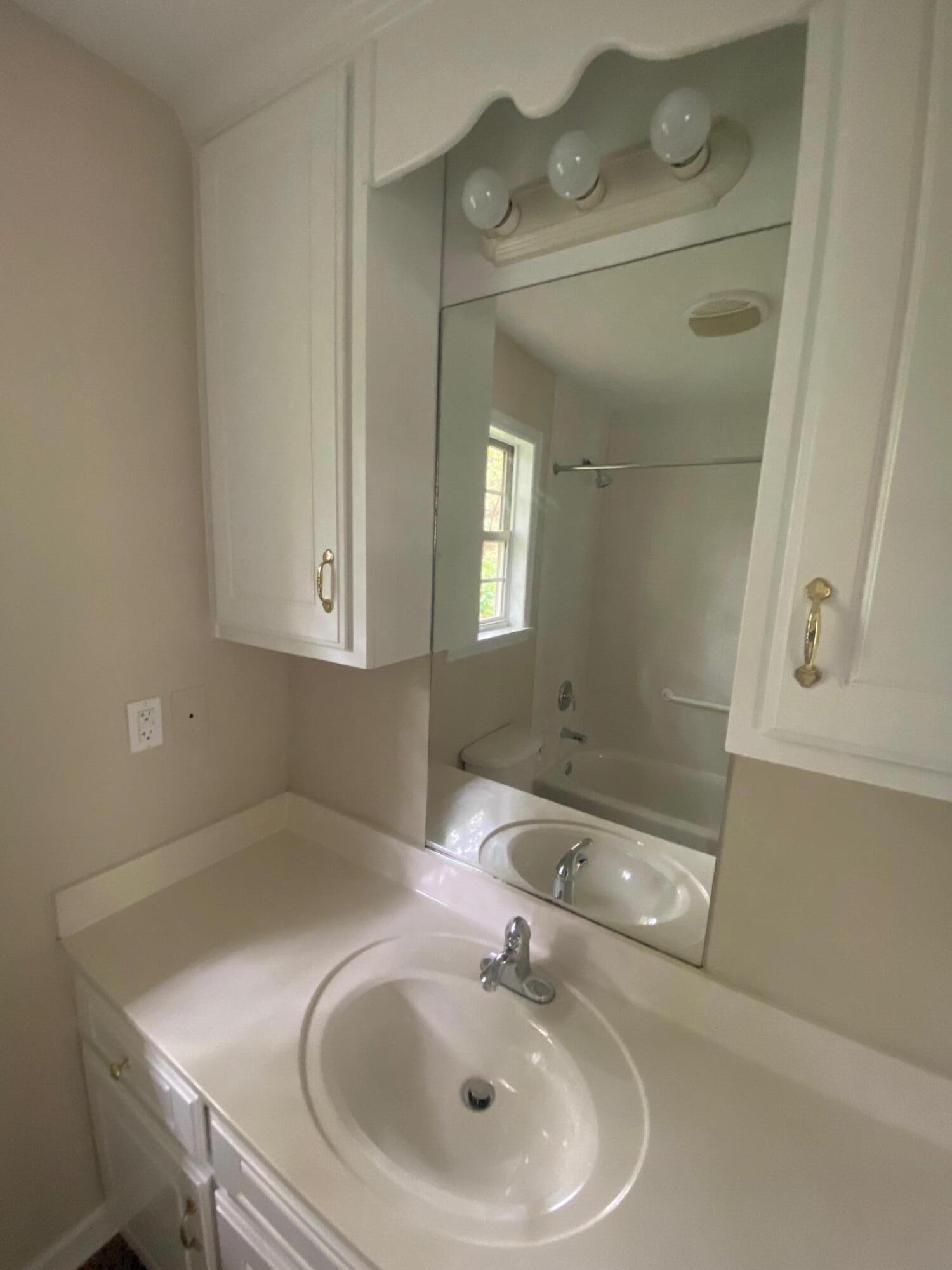 73 Leanne Drive
