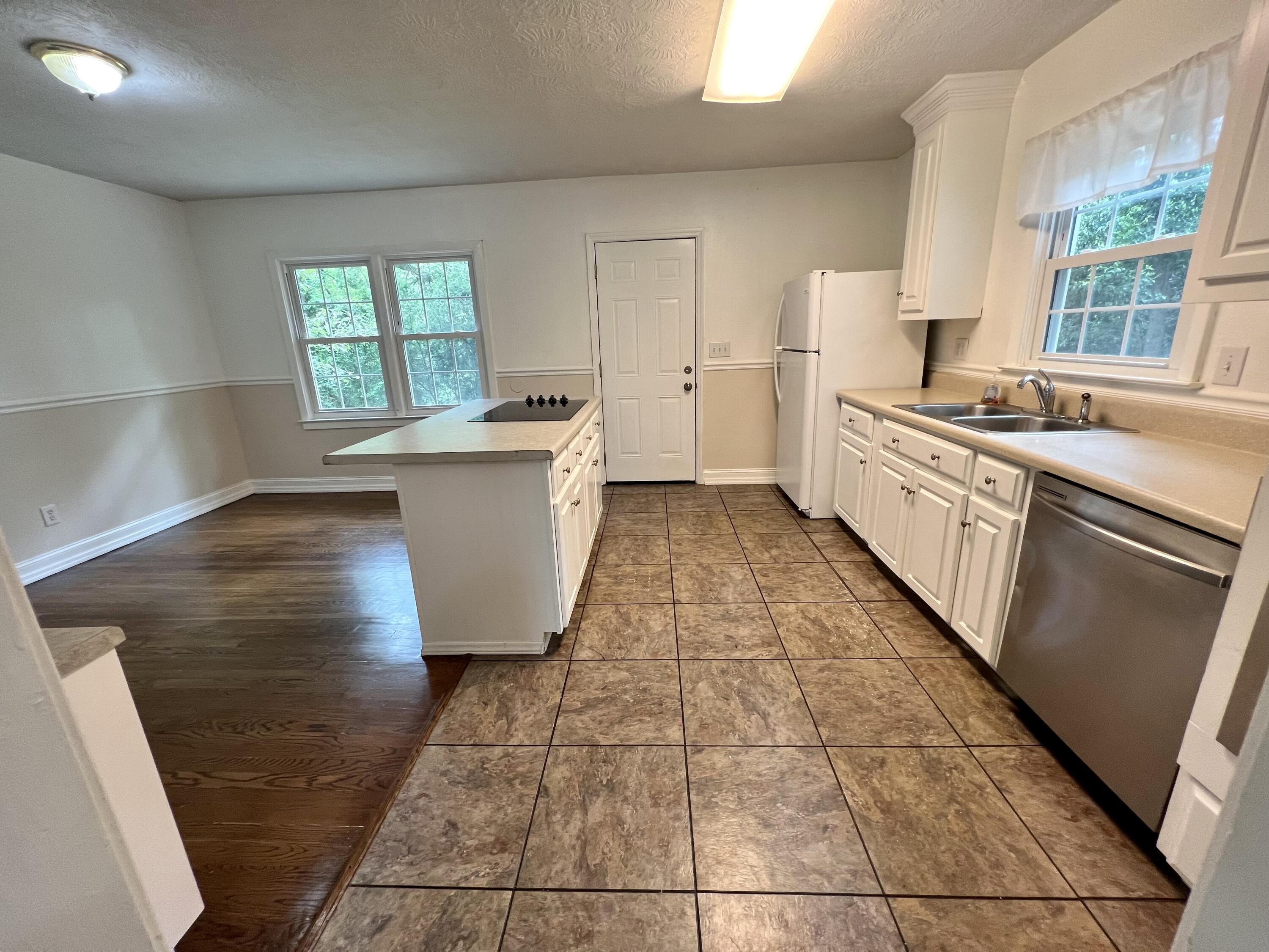 2928 Tennessee Lane