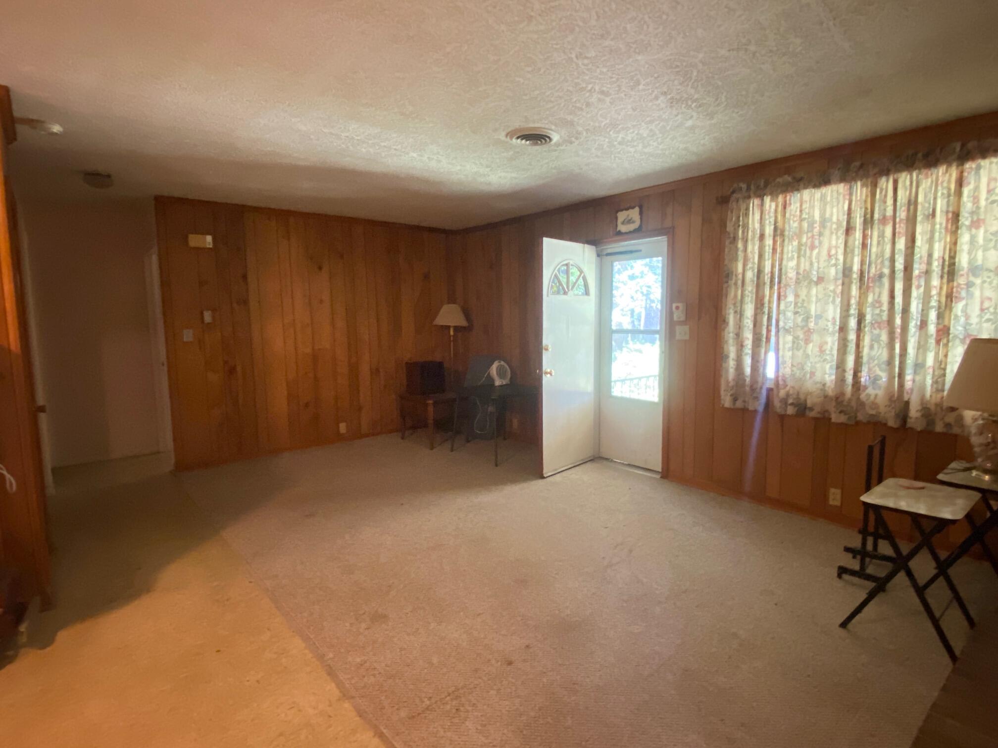 906 Sudlow Lake Road