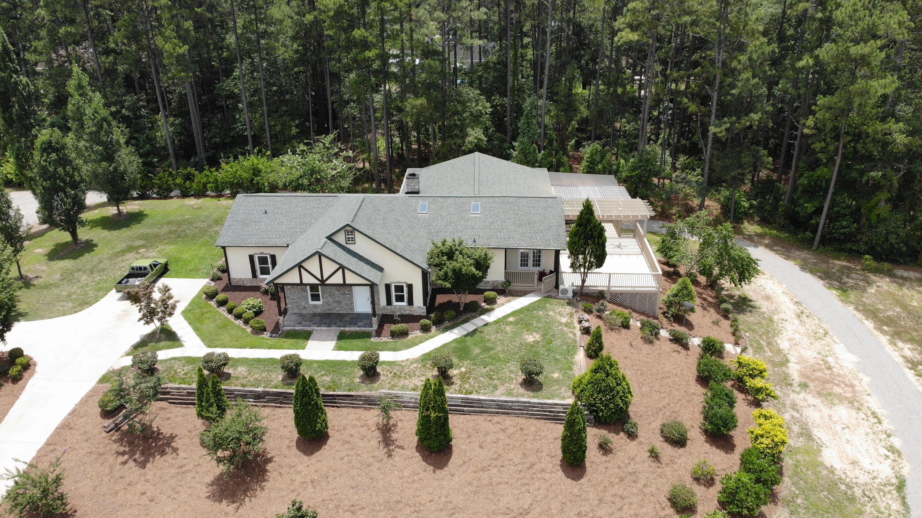 2105 Columbia Highway N