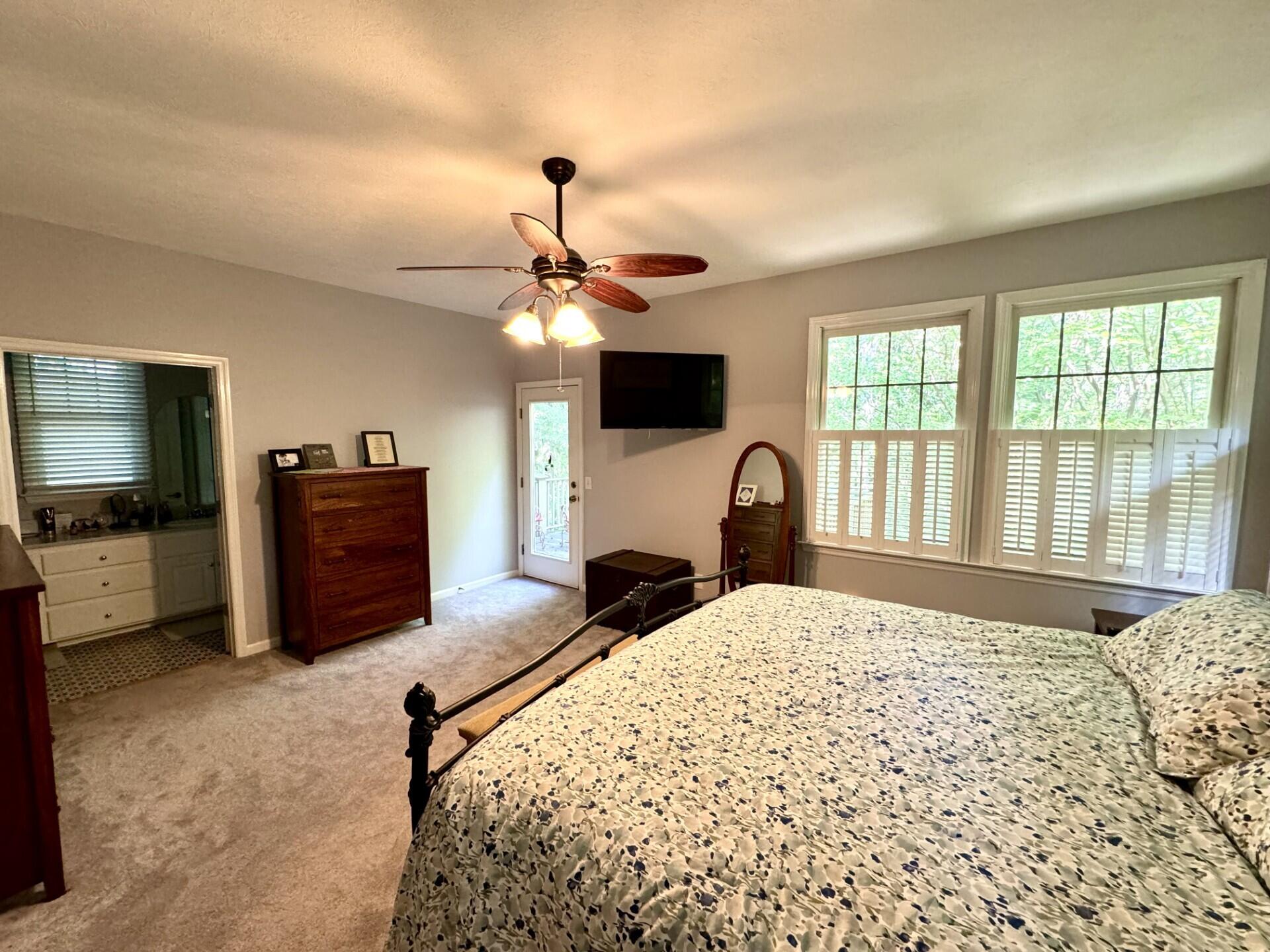 6 Bungalow Village Way