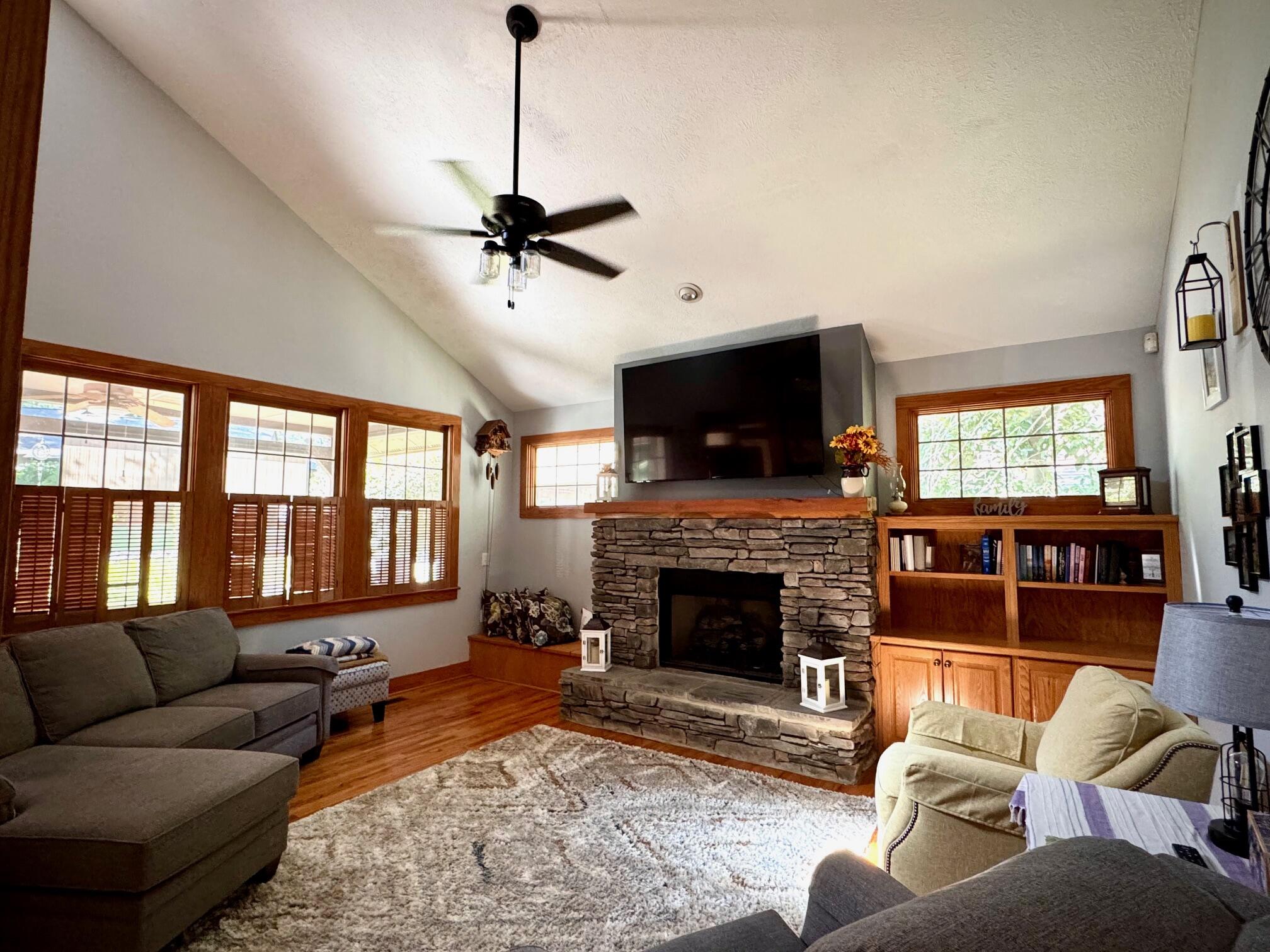 6 Bungalow Village Way