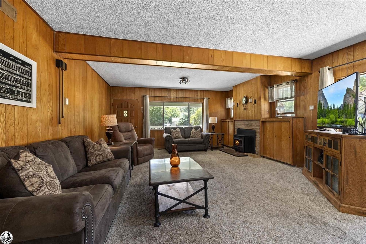 619 Shaws Flat Rd.