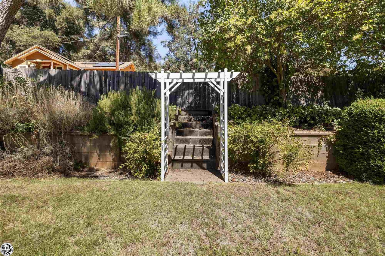 619 Shaws Flat Rd.