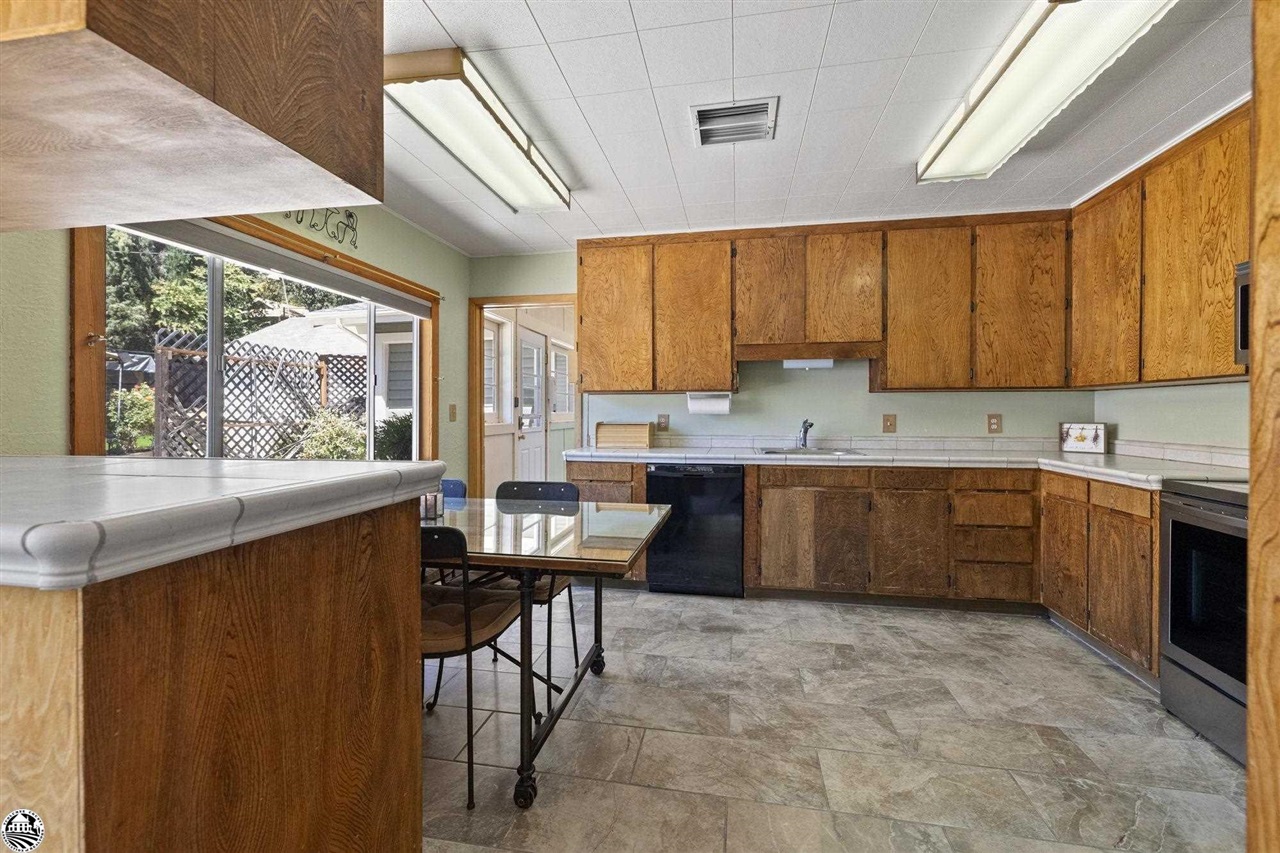 619 Shaws Flat Rd.