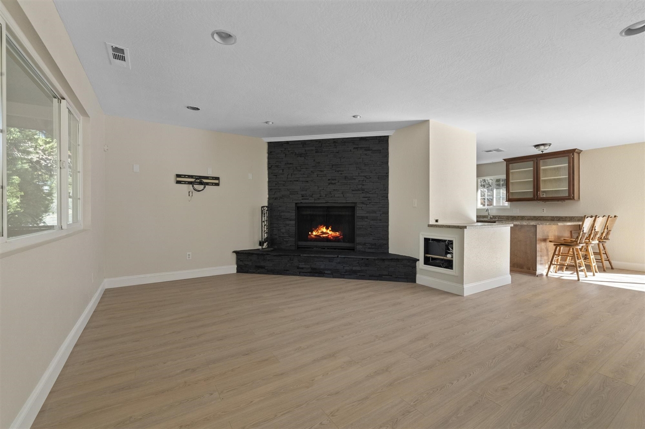 22361 Ridge