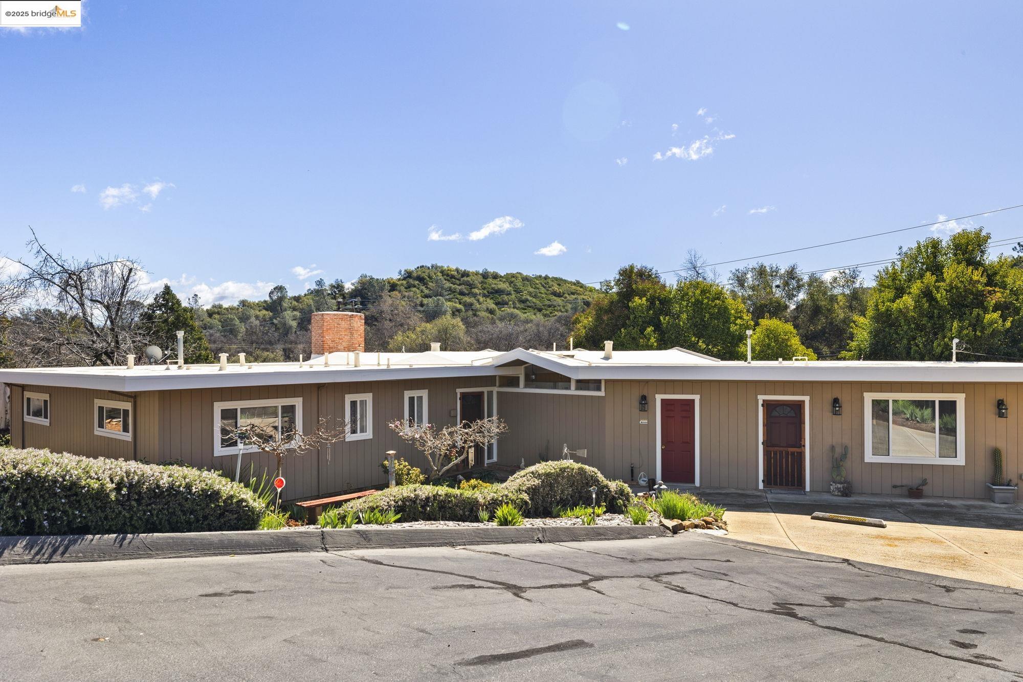 20325 Eureka Dr