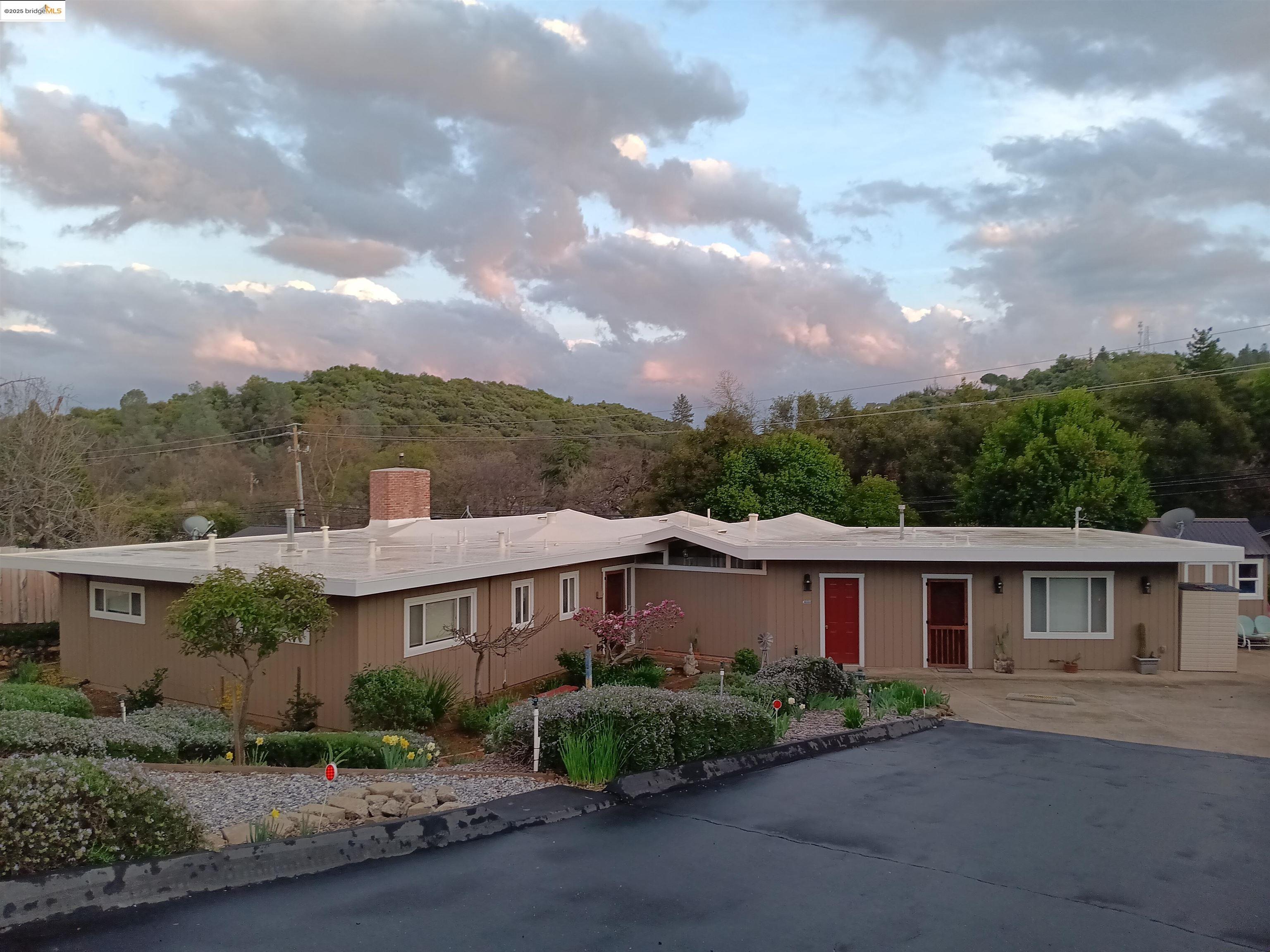 20325 Eureka Dr