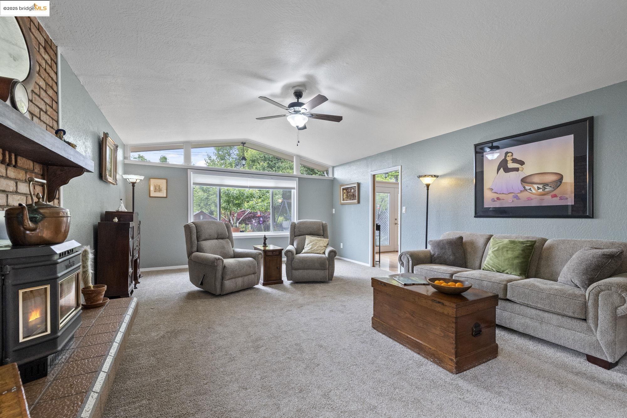 20325 Eureka Dr