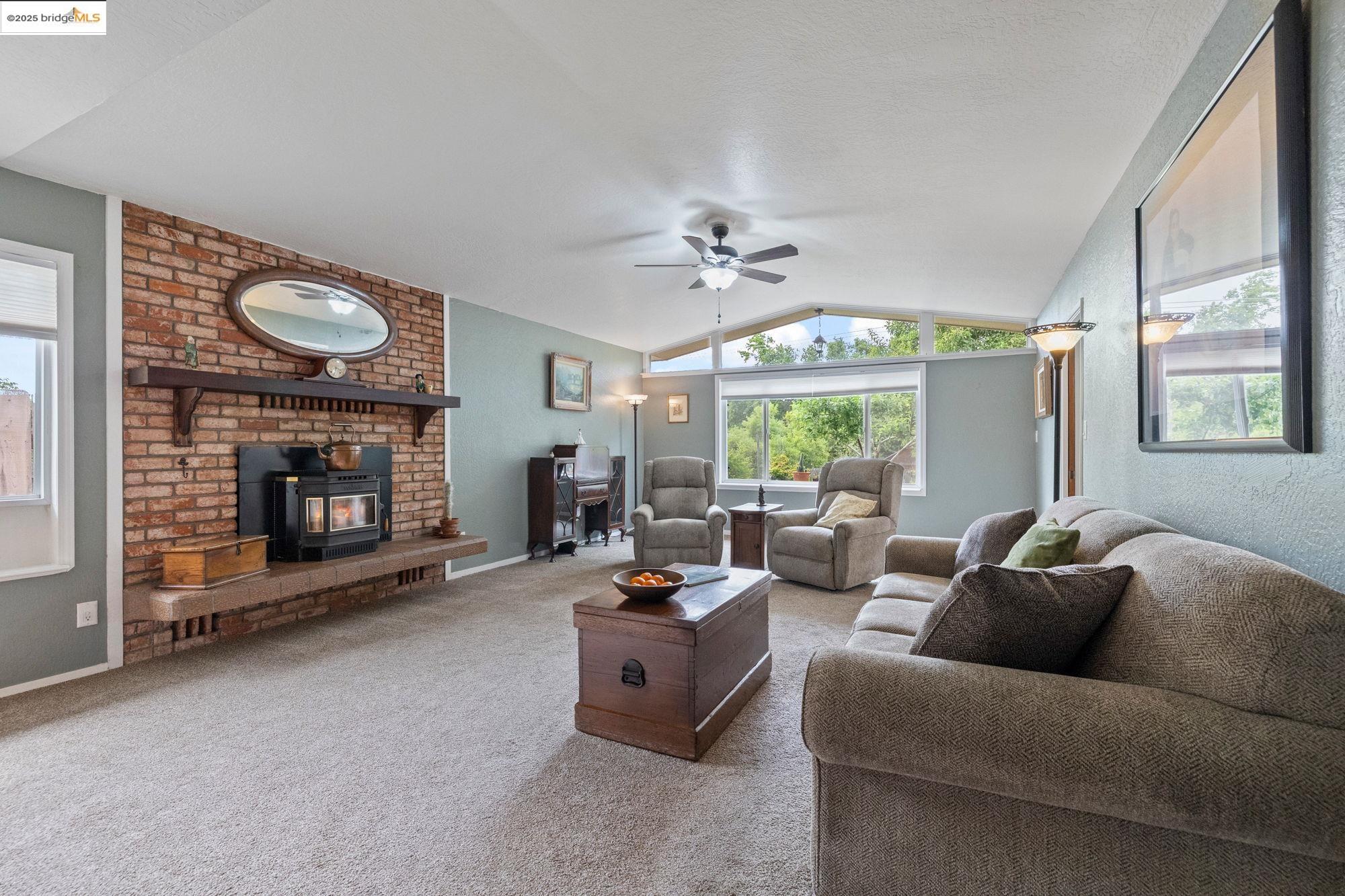 20325 Eureka Dr