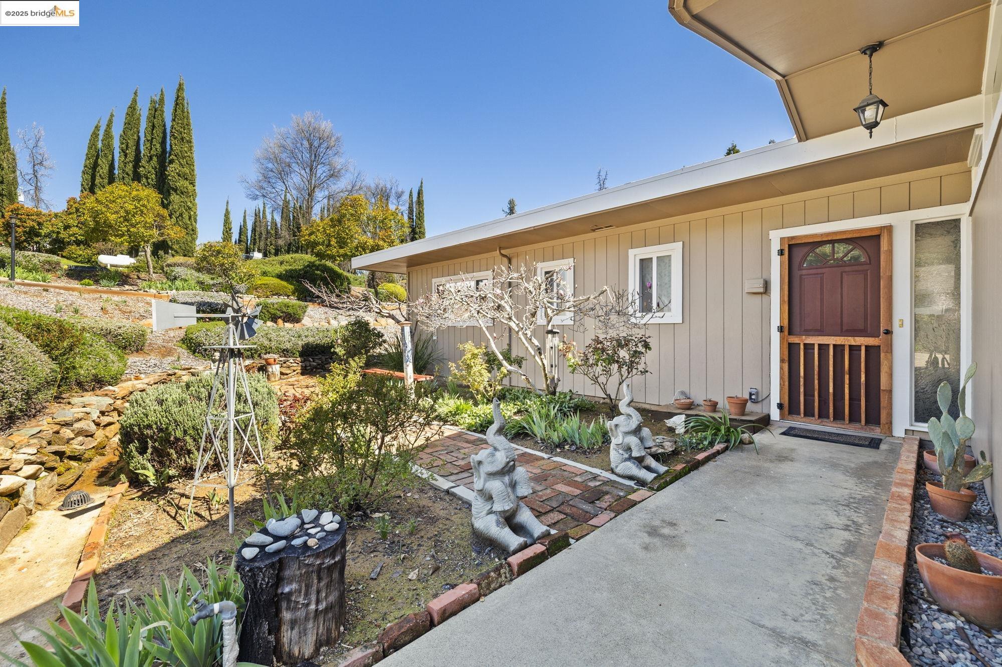 20325 Eureka Dr