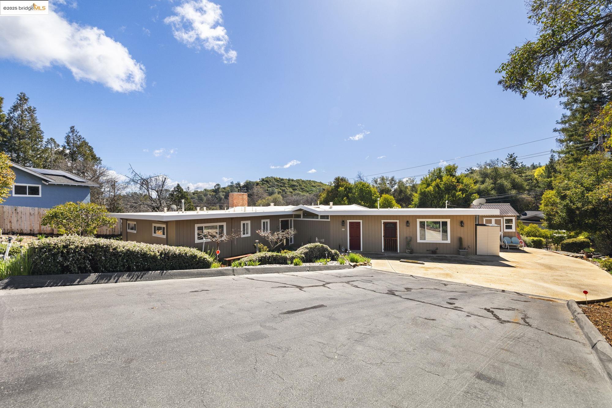 20325 Eureka Dr