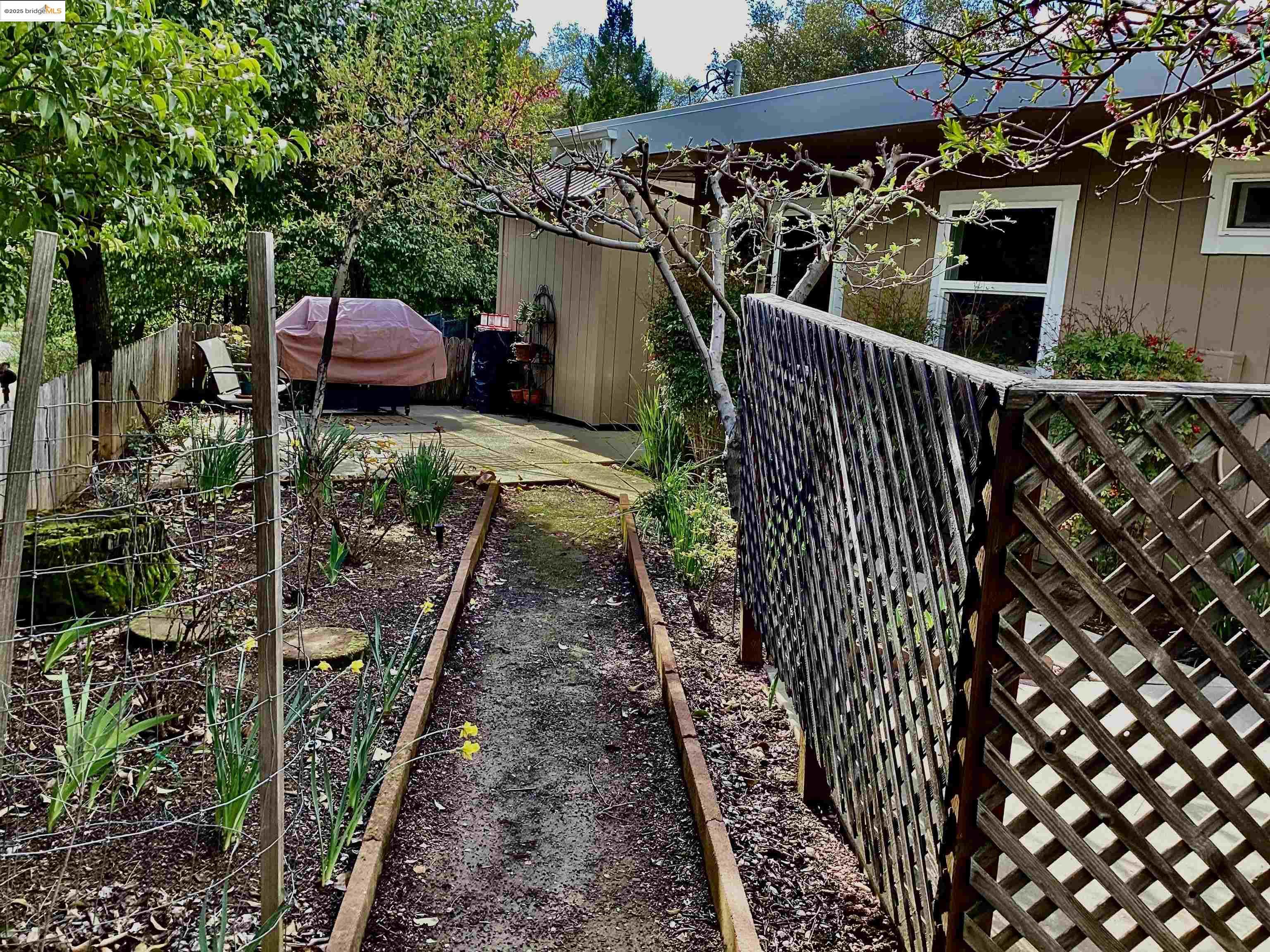 20325 Eureka Dr