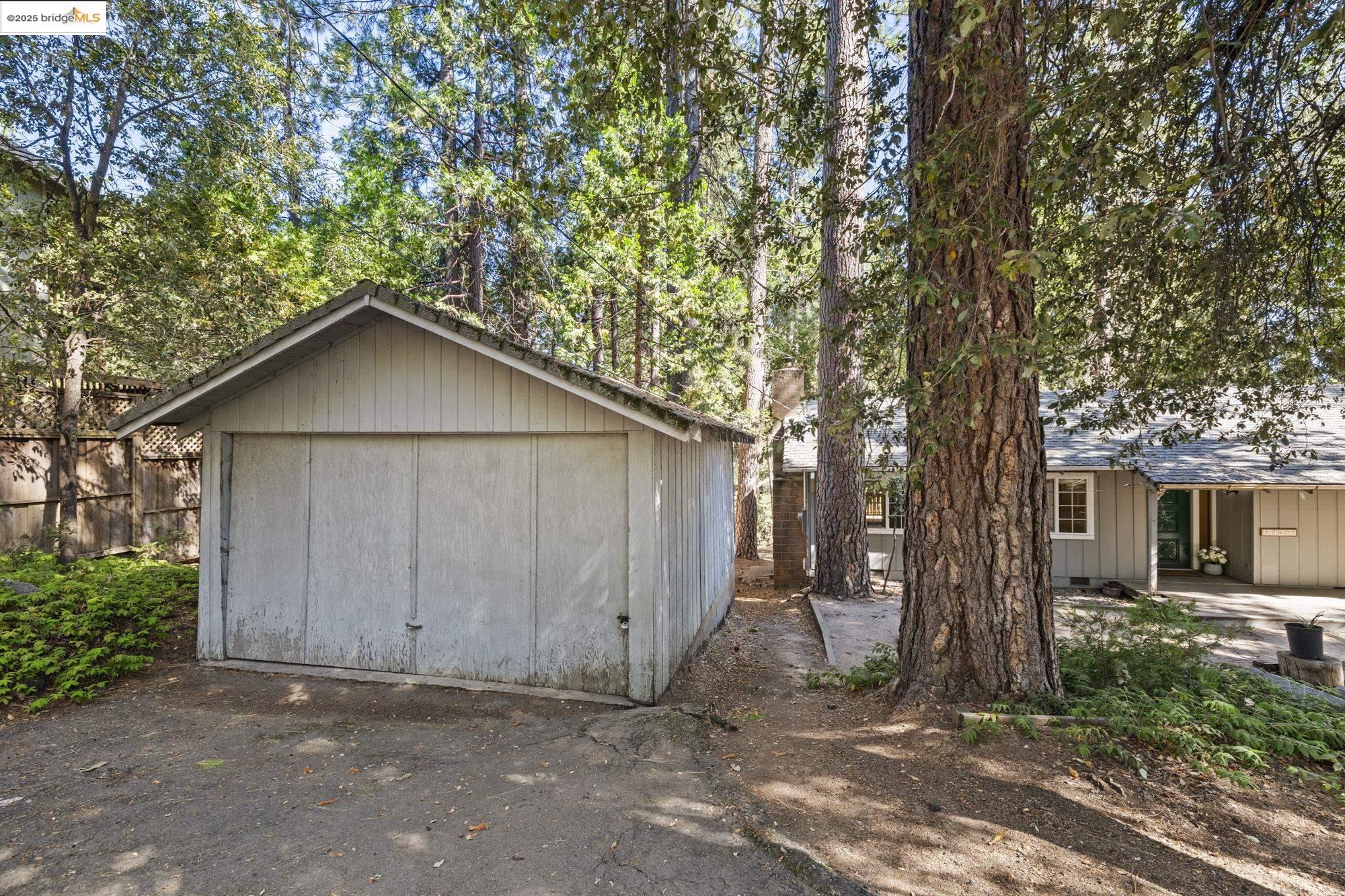 22977 Hawk Ln